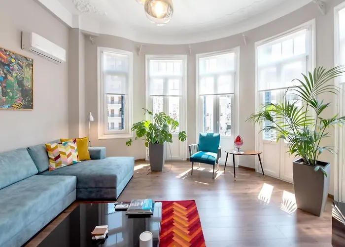 Fandango By Halu!, Gorgeous Neoclassical Apartment Next To Metro Station